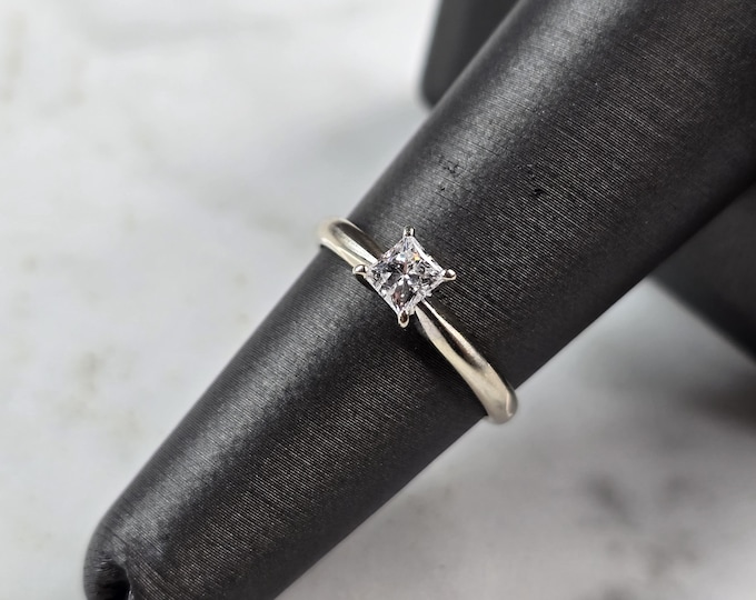 Womens Vintage Estate 14k White Gold Diamond Engagement Ring 2.1g #E5504