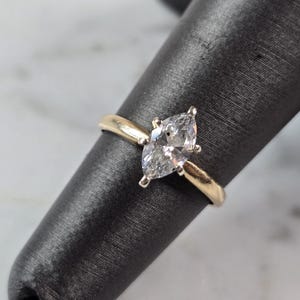 Womens Vintage Estate 14K Gold Marquise Diamond Engagement Ring 1.8g #E1845