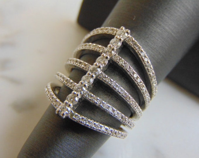 Women's 14K White Gold Diamond Ring 9.7g E3510