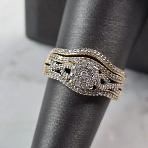 Anillo de bodas vintage para mujer en oro amarillo de 10 quilates con diamantes de 4,0 g E1564