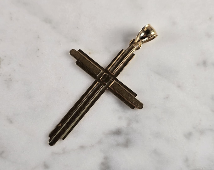 Vintage Estate 14K Gold Religious Cross Pendant, 2.7g E4388