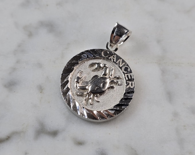 Womens Vintage Estate Sterling Silver Zodiac Cancer Crab Pendant 3.5g E5675