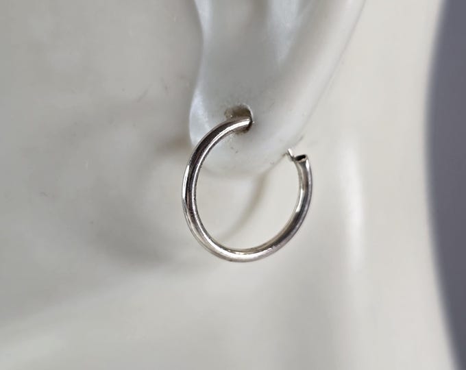 Womens Vintage Estate Sterling Silver Hoop Earrings 0.7g #E3814