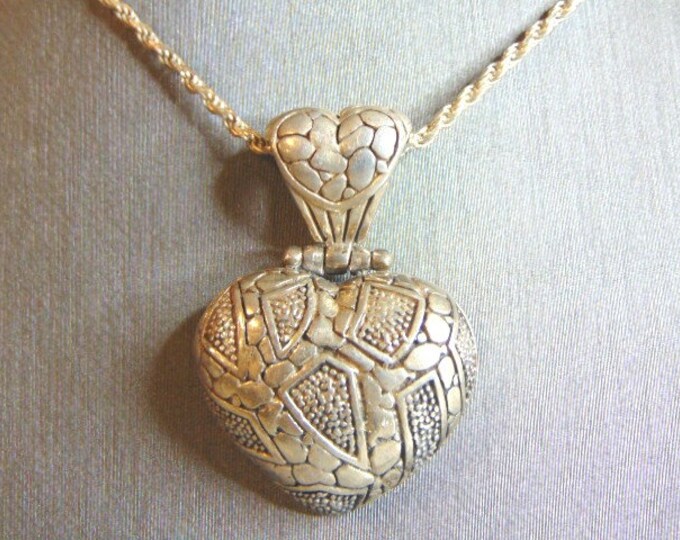Womens Vintage Estate Sterling Silver Necklace w/ Heart Pendant 19.9g E5880