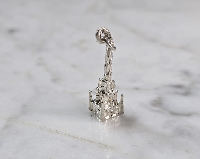Womens Vintage Estate Sterling Silver Chicago Water Tower Charm 1.4g E1665
