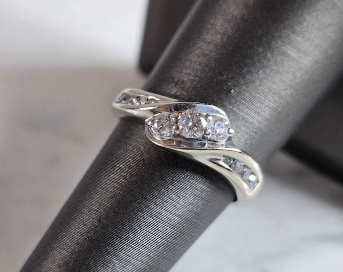 Womens Vintage Estate 14K White Gold Diamond Anniversary Ring, 4.2g E7372