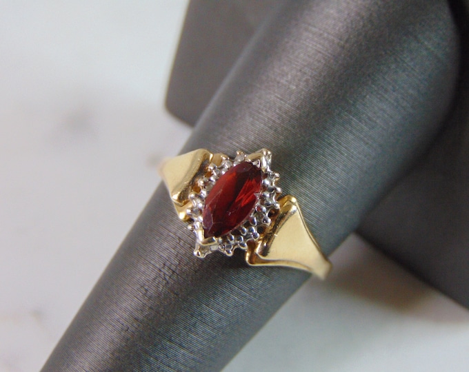 Womens Vintage Estate 14K Yellow Gold Diamond & Garnet Ring 3.3g E754