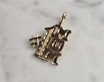 Womens Vintage Estate 14K Yellow Gold #1 MOM Pendant 1.3g E4840