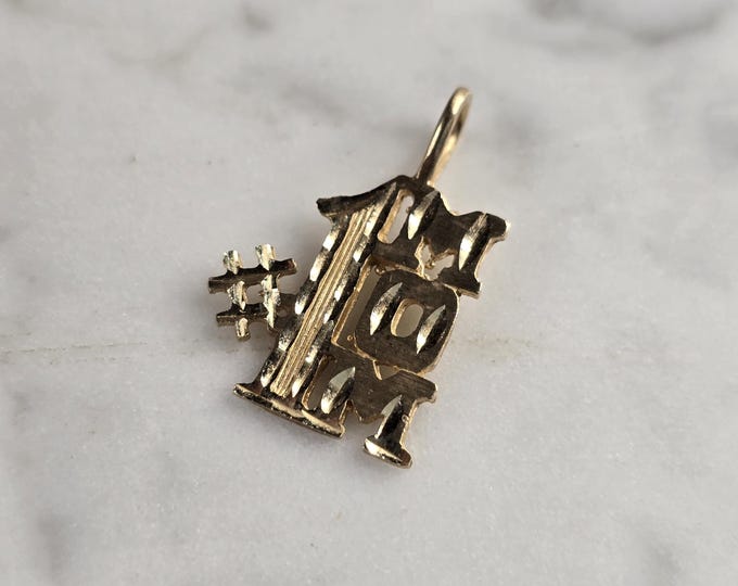 Womens Vintage Estate 14K Yellow Gold #1 MOM Pendant 1.3g E4840