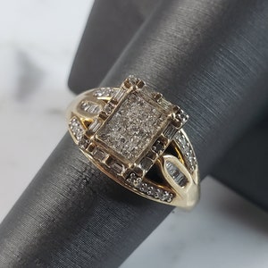 Womens Vintage Estate 10K Yellow Gold Diamond Cluster Ring 4.3g E1078