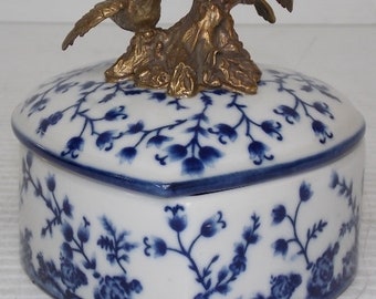 Decorative Victorian Art Nouveau Style Porcelain Vanity Box w/ Pheasants