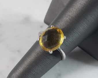 Womens Sterling Silver Ring w/ Canary Colored Stone 4.5 g E2963