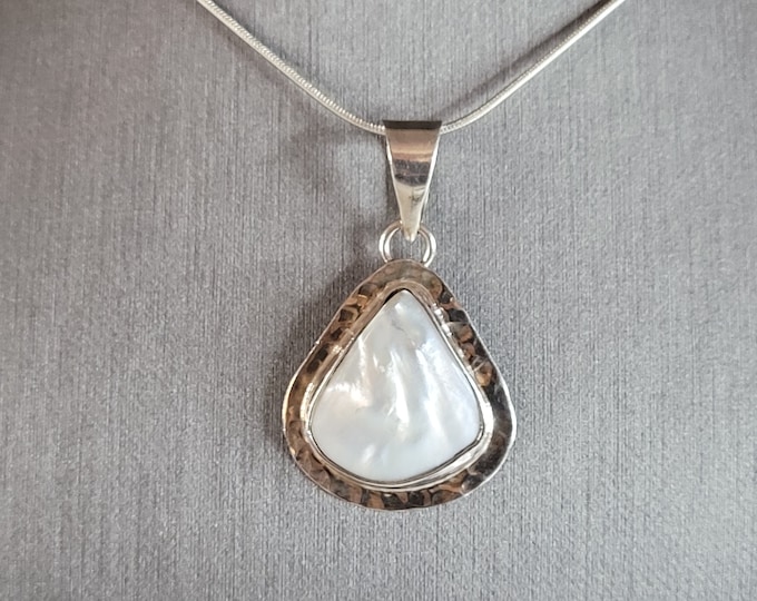 Womens Vintage Estate Sterling Silver MOP Necklace 9.0g E7058