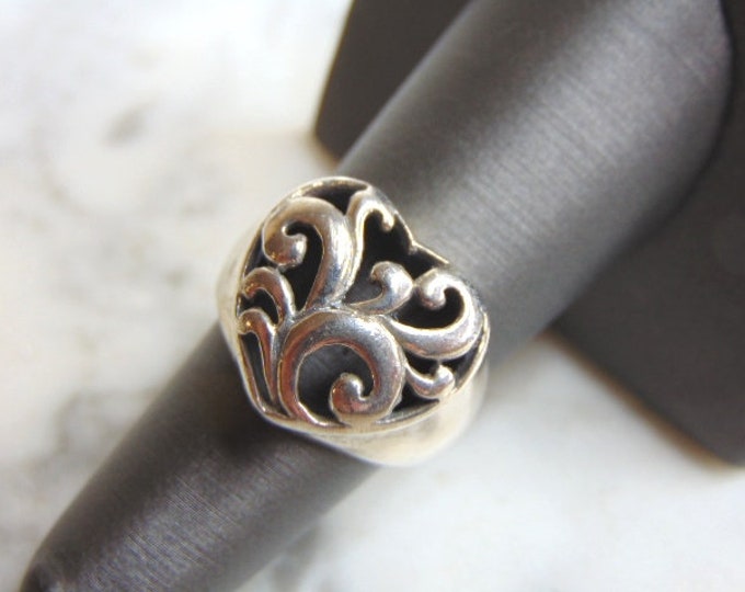 Womens Vintage Estate Sterling Silver Heart Ring 6.4g E4685