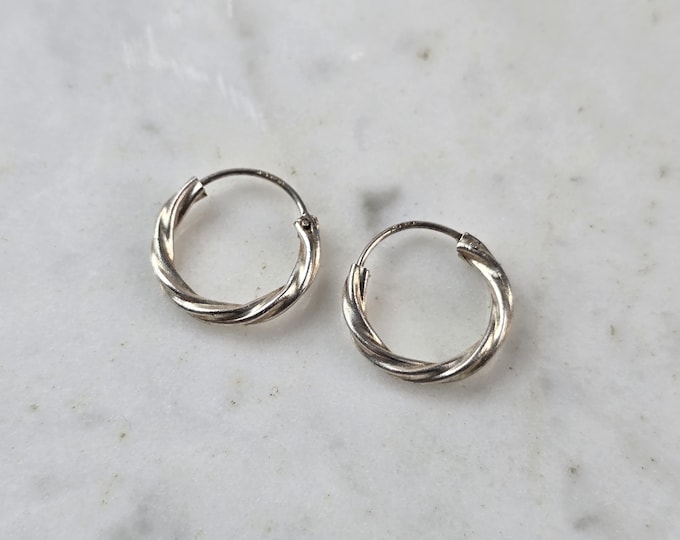 Womens Vintage Estate Sterling Silver Hoop Earrings 0.8g E6689