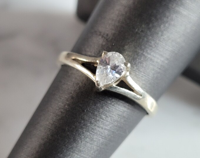 Womens Estate Sterling Silver CZ Ring 2.0g E6686