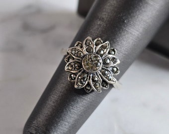 Womens Vintage Estate Sterling Silver Modernist Flower Ring 4.0g E7419