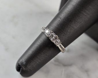 Womens Vintage Estate 10K White Gold Diamond Ring 2.5g E6731