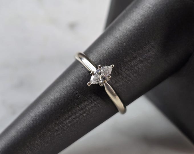 Womens Vintage Estate  14K White Gold Marquise Diamond Ring, 2.2g E1188