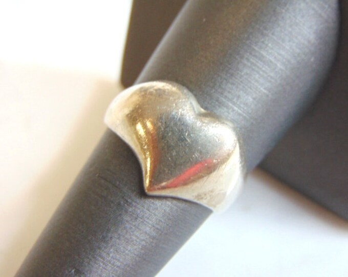 Womens Vintage Estate Sterling Silver Heart Ring 4.0g E5502
