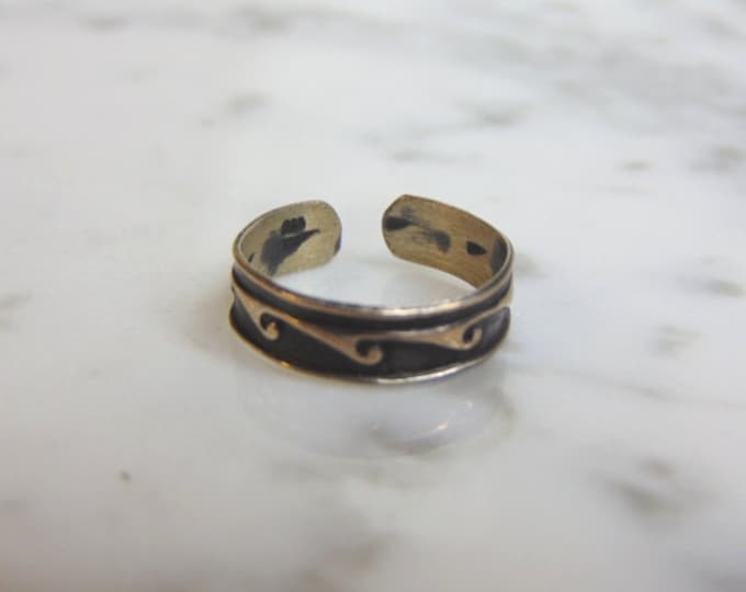 Womens Vintage Estate Sterling Silver Tsunami Wave Toe Ring 1.2g, E2234