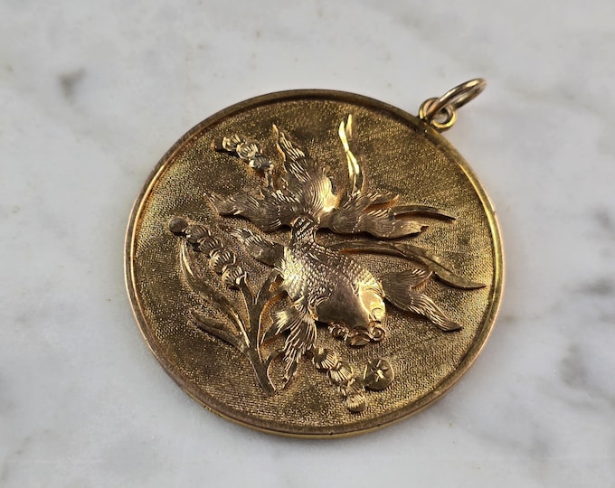 Womens Vintage 14K Yellow Gold Chinese Koi Fish Pendant 15.4g E774