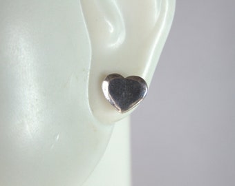 Womens Vintage Estate Sterling Silver Heart Earrings 0.5g E6370
