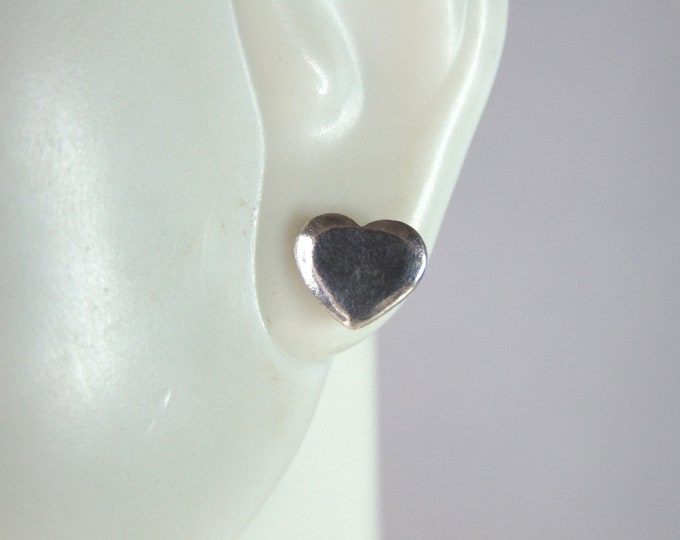Womens Vintage Estate Sterling Silver Heart Earrings 0.5g E6370