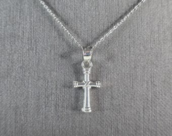 Womens Sterling Silver Religious Cross Necklace 2.8g E7186