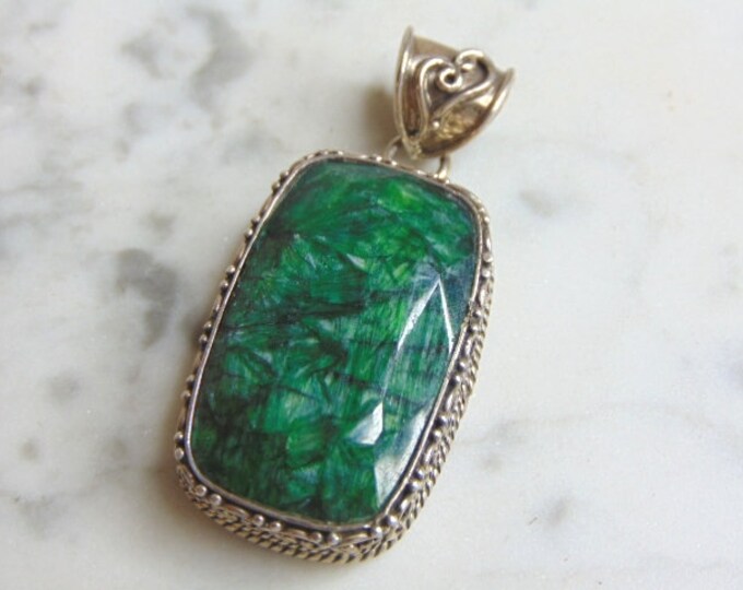 Womens Vintage Estate Sterling Silver Malachite Stone Pendant 27.8g E4664