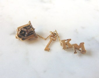 Women's Vintage Estate 10K Yellow Gold and Pearls Alpha Iota Sorority Pin With Key & KM, 4.3g E2060
