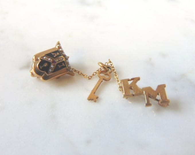Women's Vintage Estate 10K Yellow Gold and Pearls Alpha Iota Sorority Pin With Key & KM, 4.3g E2060