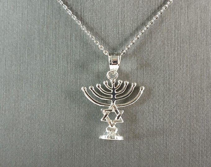 Womens Sterling Silver Jewish Judaica Hebrew Menorah Pendant Necklace 3.7g E1698