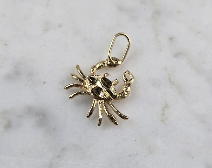Womens Vintage Estate 14k Gold Crab Charm Pendant 1.0g #E6824