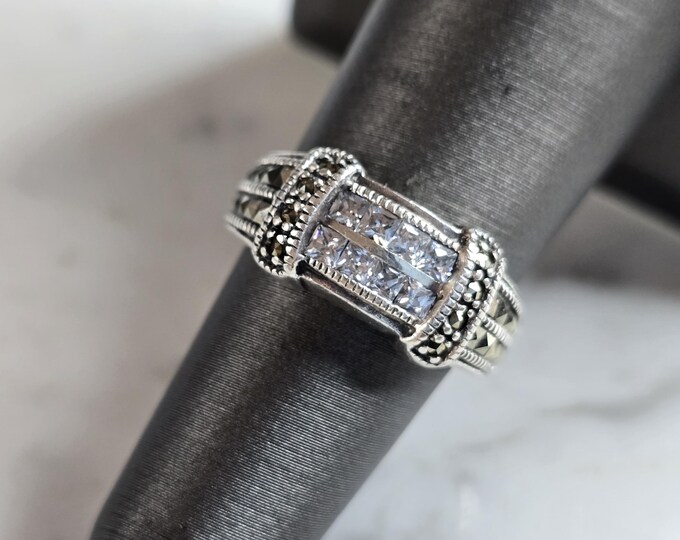 Womens Vintage Estate Sterling Silver CZ Ring 4.7g E7317