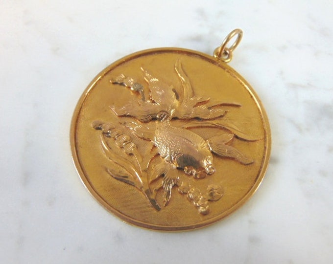 Womens Vintage 14K Yellow Gold Chinese Pendant 15.4g E774