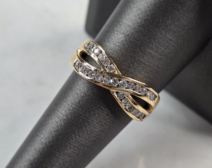 Womens Vintage Estate 14K Yellow Gold Diamond Ring 4.1g E968
