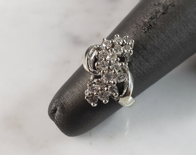 Womens Vintage Estate 14K White Gold Diamond Cluster Ring 3.8g E6223
