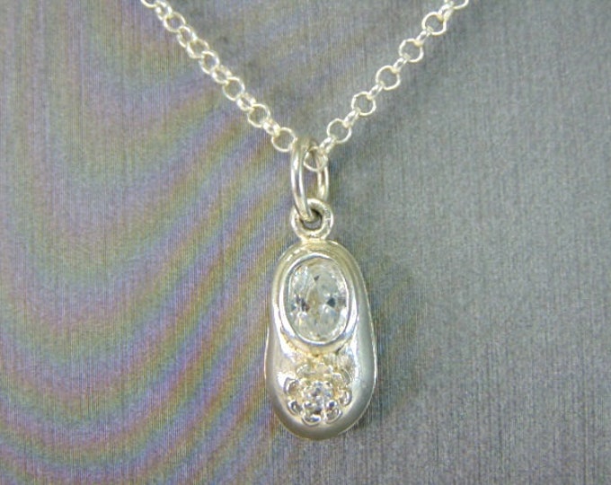 Womens Vintage Estate CZ Shoe Pendant W/ Necklace 4.4g E2251