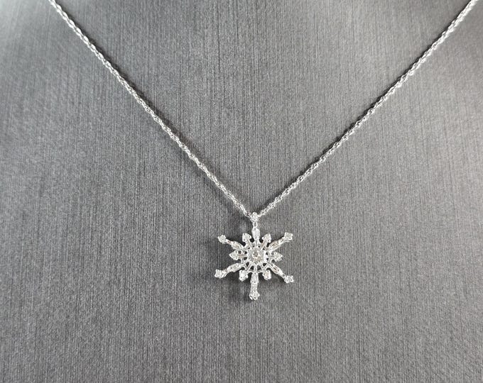 Womens Vintage Estate Sterling Silver CZ Snowflake Pendant Necklace 1.6g E3071