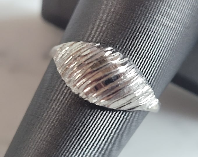 Womens Vintage Estate Sterling Silver Modernist Ring 1.5g E6906
