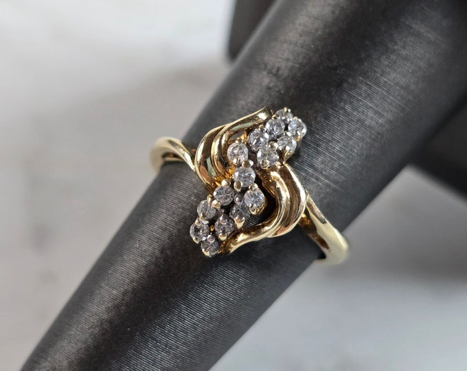Womens Vintage Estate 10k Gold Modernist Diamond Ring 2.7g #E6014