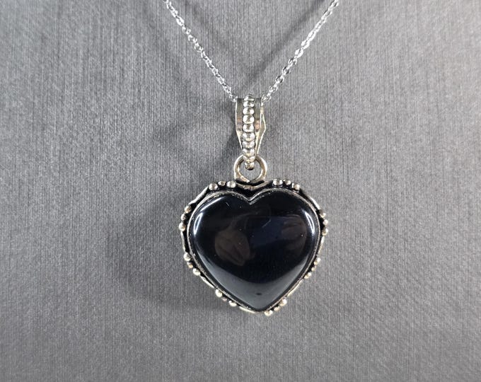 Womens Estate Sterling Silver Onyx Heart Pendant Necklace 10.9g E7119