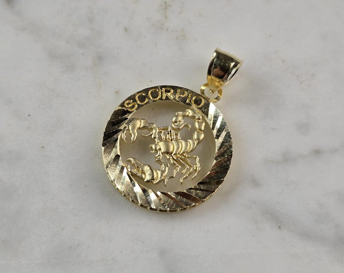 Womens Vintage Estate Gold Tone Zodiac Scorpio Pendant E2395