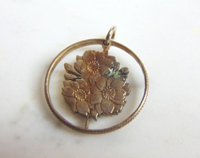 Womens Vintage Estate Foreign Coin Japanese Yen Pendant 3g E5921