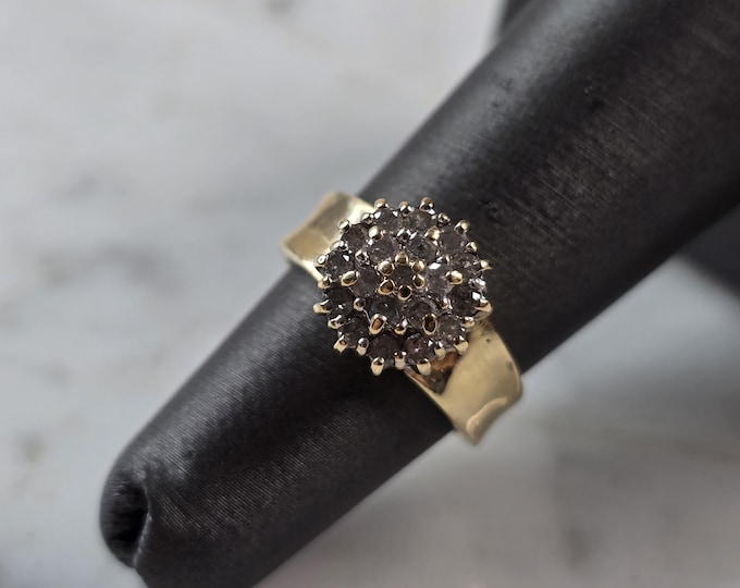 Womens Vintage Estate 10K Yellow Gold Diamond Cluster Ring 3.3g E5191