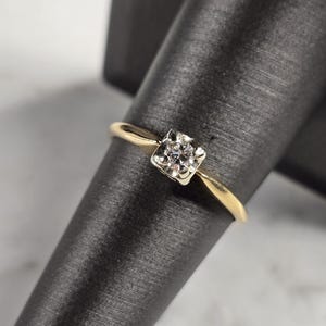 Womens Vintage Estate 10K Yellow Gold Diamond Ring 2.4g E7991