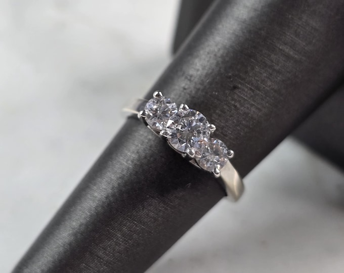 Womens Vintage Estate 14K White Gold Platinum Diamond Ring Magic Glo 3.5g E7415