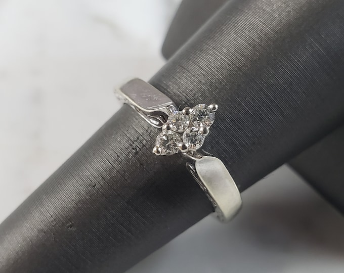 Womens Vintage Estate 10k White Gold Diamond Engagement Ring 2.8g E1099