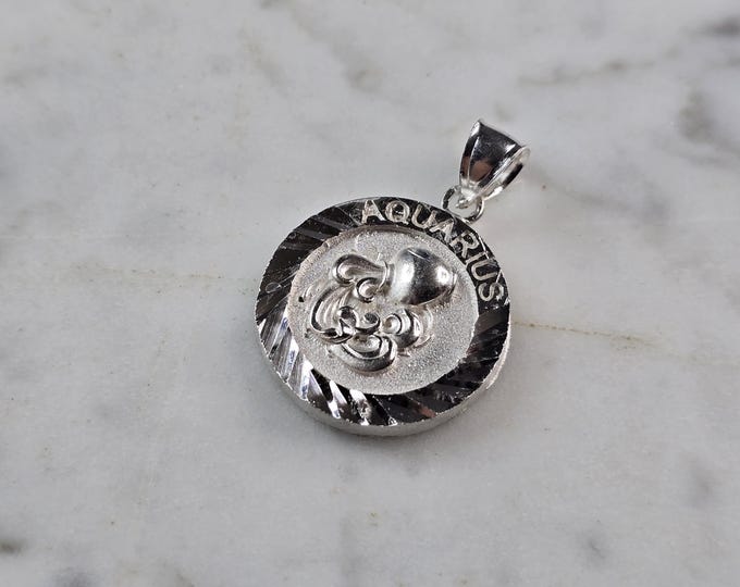 Womens Vintage Estate Sterling Silver Zodiac Aquarius Pendant 3.5g E5673